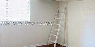 2715 Tigertail Ave Gallery 4