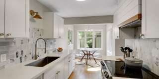 Spacious 2 Bed 2 Bath Townhouse in Plymouth! Gallery 1