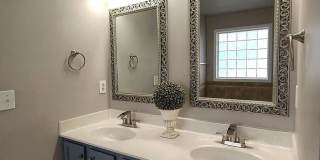 Sought After Riverwood Townhome! Gallery 30