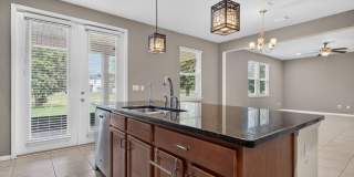 Large 4 bedroom home in Oakleaf Gallery 17