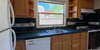 726 W. Manhattan Avenue Unit B - Studio Apartment Gallery 13