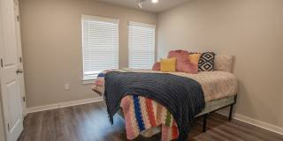 2 bedroom 2.5 bath home located in Fayetteville, AR Gallery 1