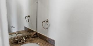 14727 Magnolia Gallery 3