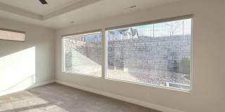 60 740 North Gallery 10