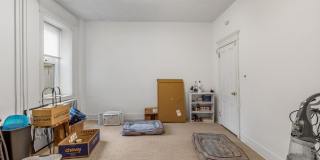 218 GRAPE Street Gallery 6