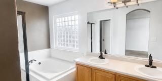 Large 4 bedroom home in Founders Village Large 4 bedroom home in Founders Village Gallery 15