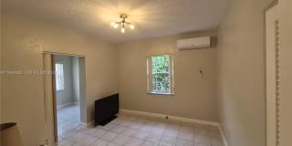 28 NE 49th St Gallery 12