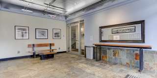 Beautiful and Spacious Loft-Style Condo 1 Bed/1.5 Bath Near Ballpark Gallery 23