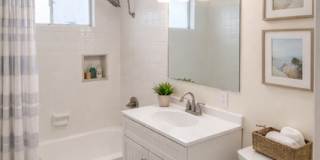 842 North Screenland Drive Gallery 4