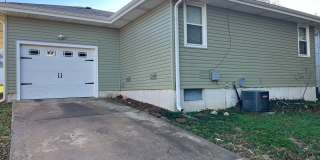 AVAILABLE NOW! Walking Distance to Silver Springs Park Gallery 16
