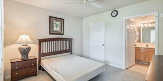 2/2 condo available now at the Villagio for annual lease Gallery 14