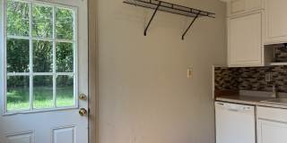 2805 Myrtle St Gallery 8