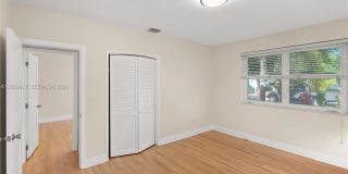 5614 San Vicente Street Gallery 21