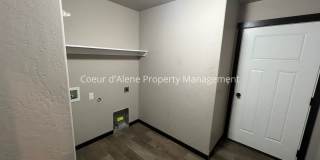 3 bed house behind Crown Pointe Park! Gallery 13