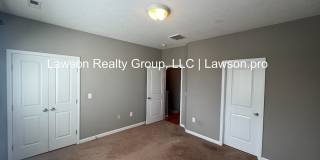 Luxurious Colonial Green Townhome with Garage Gallery 31