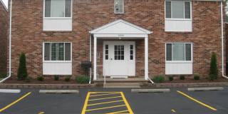 4030 Elmhurst Rd Gallery 1