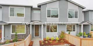 3 Bed, 2.5 Bath Townhome Near WSU and Legacy Salmon Creek Gallery 1