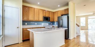 100 PENWICK Circle Gallery 2