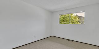 Fully Renovated 3BD Upper Duplex with Garage & Garden in West Seattle Gallery 19