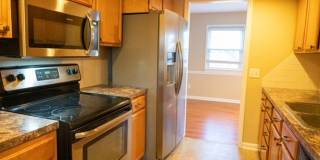 Large 3 Bedroom 2.5 Bath Townhome in Prime Location-Francisco Place Community! Gallery 5