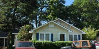 2 Blocks from Tech - Large 4 bed / 2 bath Gallery 1