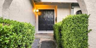 Beautifully Updated 4 Bed 2 Bath Home Gallery 4