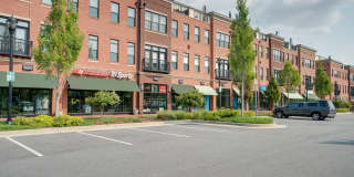 412 MADISON TRADE Plaza SE Gallery 6