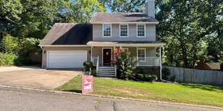 Beautiful 4BR Home with New LVP Flooring & Lawn Care Included Near The U of A! Gallery 1