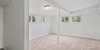 1725 Saint Catherine Street Gallery 8