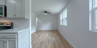 RENOVATED 4/2 in Walkable Location, Stainless Steel Appliances, & Garage/Workshop! Available NOW for $1850/month! Gallery 12