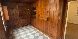 Spacious 5 bedroom 3 bathroom home Gallery 8