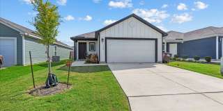 Move-In Ready in Hidden Oasis! Gallery 1