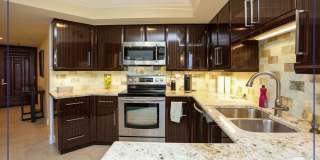 **PARK SHORE BEAUTY WALK TO VENETIAN VILLAGE ** ESPLANADE** NICE AMENITIES ** 2 BEDROOM CONDO ON THE BEACH ** Gallery 10