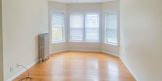 3912-28 N Pine Grove Gallery 3
