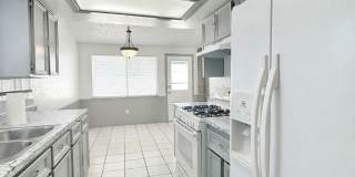 3425 E GLEN Drive Gallery 4