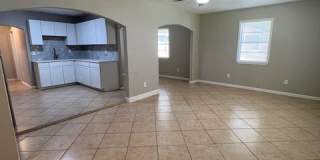 1205 West Wrenway Avenue Gallery 1