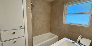 Gorgeous 3 Bed 1 Bath in The Village Gallery 8