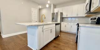 2 Bed, 2 Bath Condo with Garage Close to Downtown Franklin Gallery 7