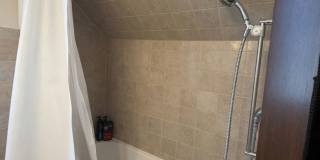 Updated 1 bedroom 1 bath, Upper Level Unit Gallery 9