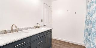 22733 COACHLIGHT Circle Gallery 25
