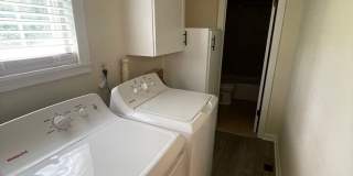 Charming Fully Renovated 2BR/1BA Near Both Hospitals – Washer/Dryer Included! Gallery 16