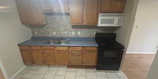 1024 S Edgemoor - 3 Bedroom, 1 Bathroom Home with 1 Car Garage - $995 Gallery 1