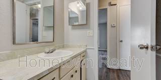 208 W Shadywood Drive Gallery 18
