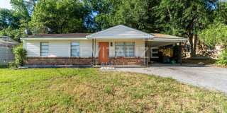 Updated 3 Bed / 1 Bath Ranch-Style Home with Large Storage Room! Gallery 1