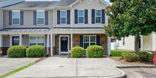 End Unit Townhome in Great Location! Gallery 1