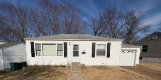 Charming 2-Bed, 2-Bath Home with Finished Basement – 1231 Hoyt Dr. Gallery 1