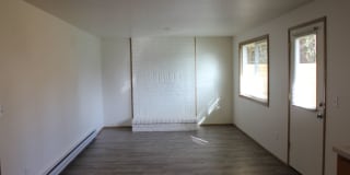 3 bedroom 1 bath home in Hillsboro near Max line Gallery 4