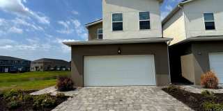 Beautiful end-unit townhouse located in the desirable Spring Isle Palms Community! Gallery 1