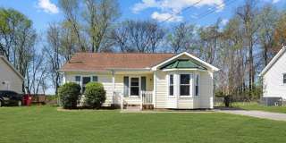 Pet Friendly Three Bedroom! Gallery 1