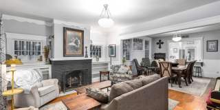 College Hill Bungalow! Gallery 1